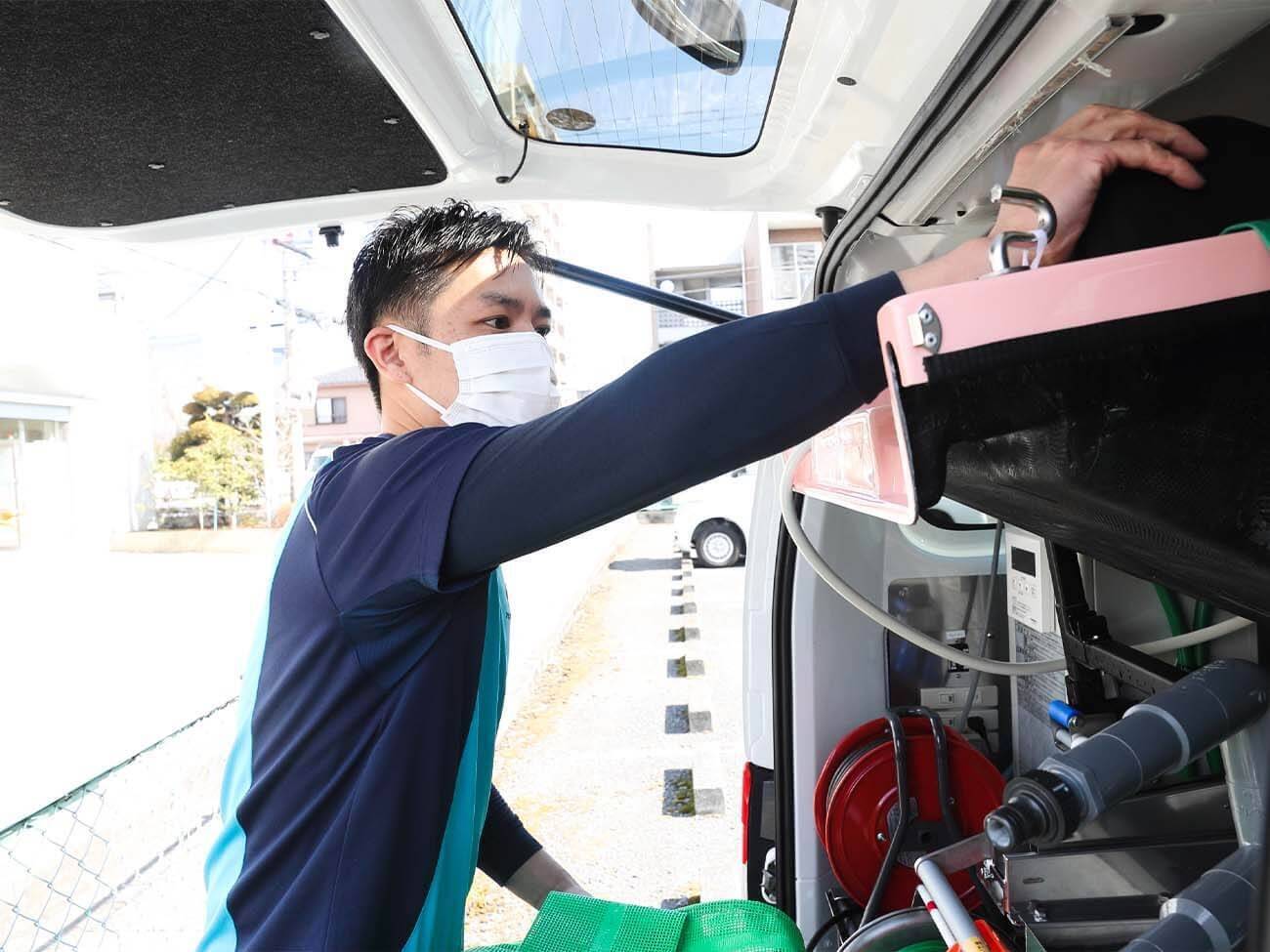 福祉の学校からアパレルへ就職。異業種で培ったスキルを武器に再び挑戦する介護の世界