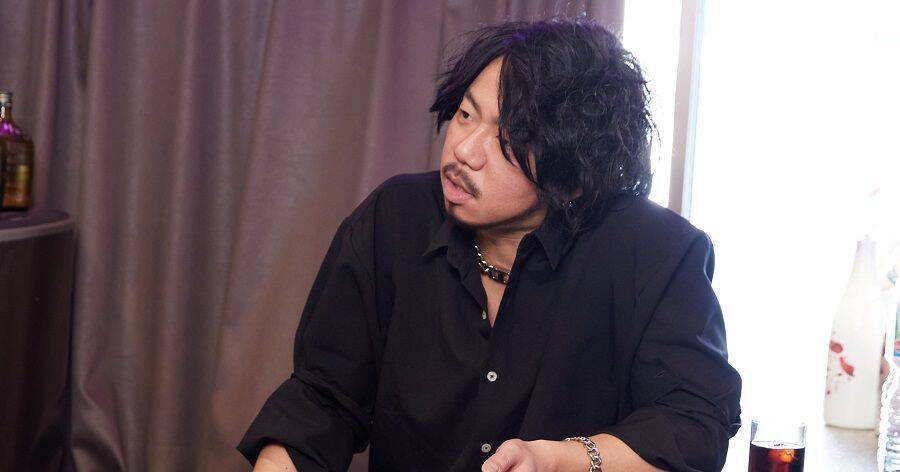 「認知症の方もバーの酔っ払いも同じことばかり言うなら受け流すだけ」カマたくさんの“規格外”な介護論