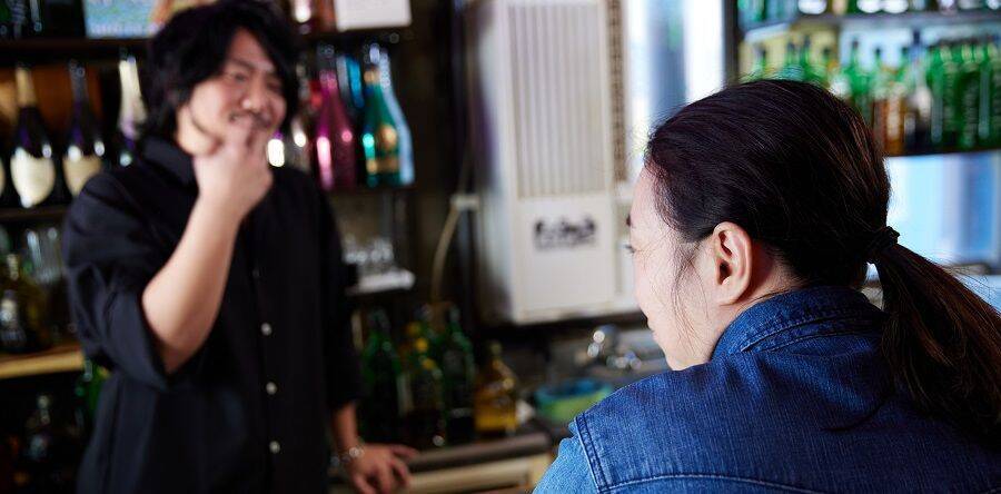 「認知症の方もバーの酔っ払いも同じことばかり言うなら受け流すだけ」カマたくさんの“規格外”な介護論