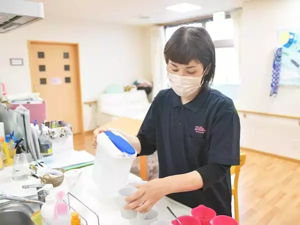 「学校講師からケアの現場へ。転職しても変わらない相手を見守り、支えるという気持ち」の画像