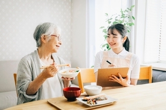 介護保険によって提供される在宅栄養、普及を進めるために必要なこととは？