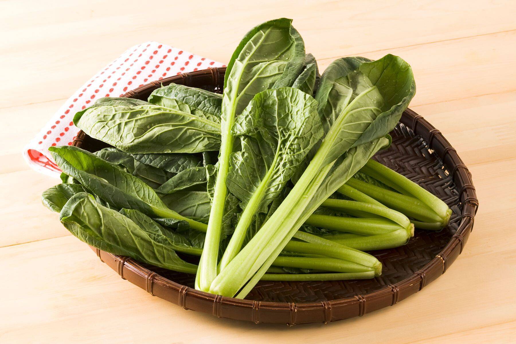 高齢者こそビタミン不足に注意！含まれる食べ物や働きを詳しく解説