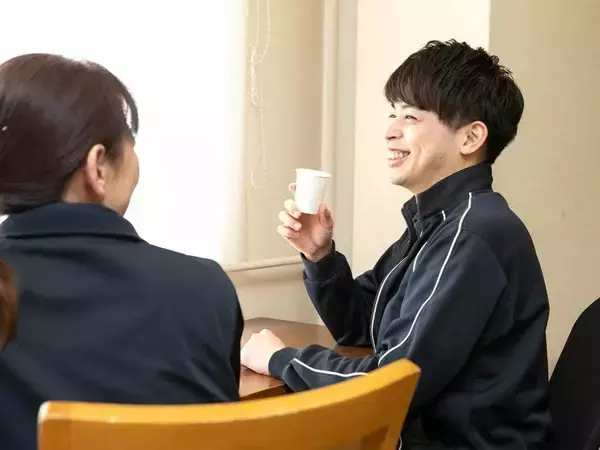 「毎日が学びと発見の連続！変化に富んだ介護の現場が 僕を大きく成長させる」の画像