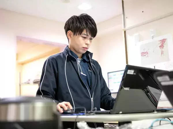 「毎日が学びと発見の連続！変化に富んだ介護の現場が 僕を大きく成長させる」の画像