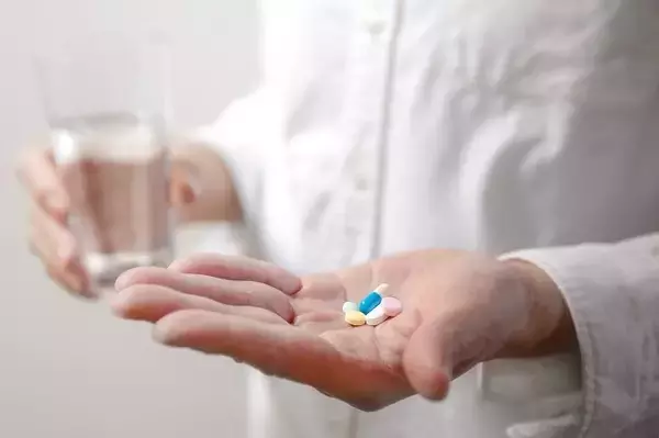 「認知症の方の服薬トラブルを未然に防ぐ！かかりつけ薬局と介護サービスの活用法」の画像