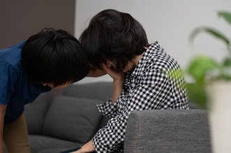 遠距離介護はどんなタイミングで施設入所を考えるべき？施設選びの注意点を解説