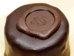 12月12日は クイーン デー グリコチョコにサンリオキャラ100 種類の クイーン カード登場 17年11月22日 エキサイトニュース