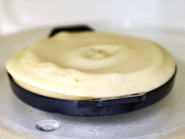 ダイソーの電子レンジ用鉄板焼き風プレートが 一人分パンケーキ 作りにわりと便利 18年4月27日 エキサイトニュース
