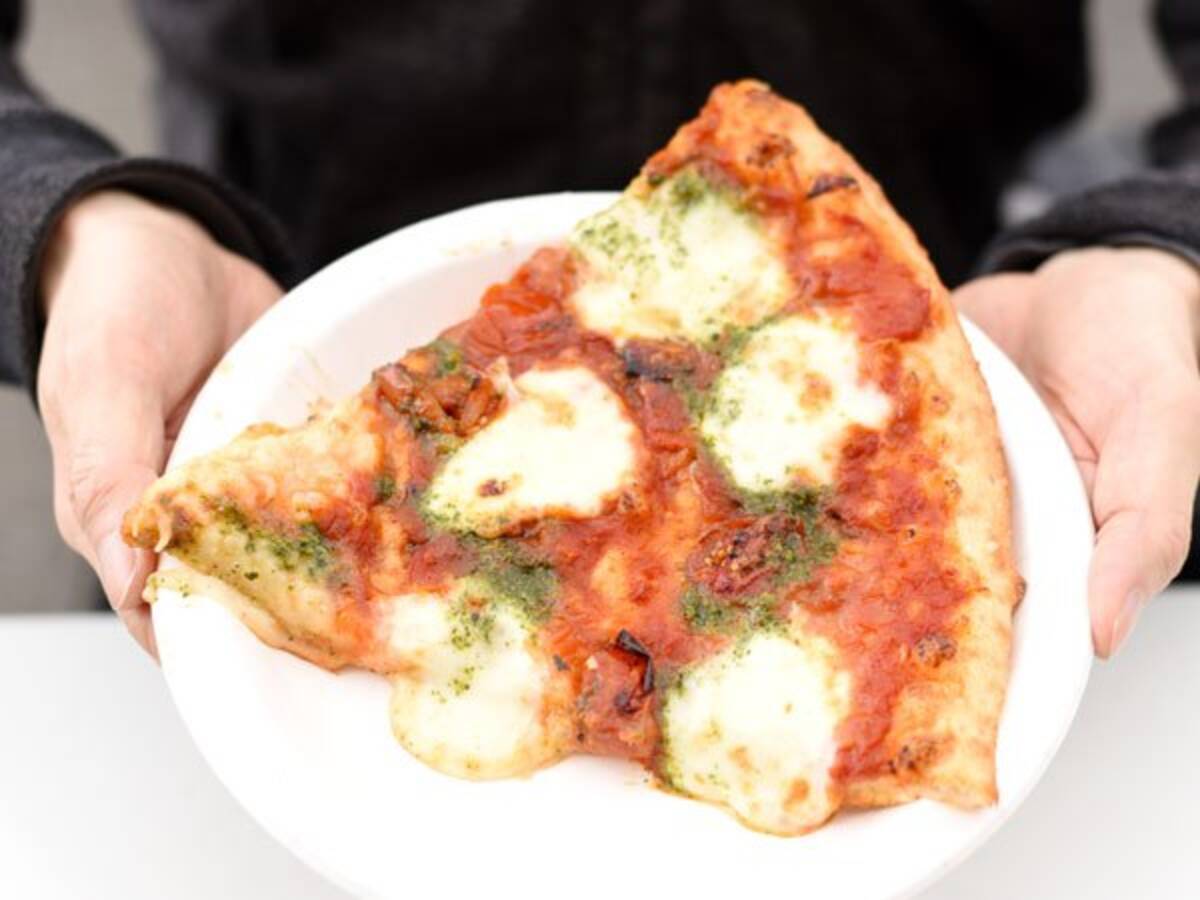 コストコのフードコートめし マルゲリータピザ は一切れが巨大だし完成された味 2019年2月22日 エキサイトニュース