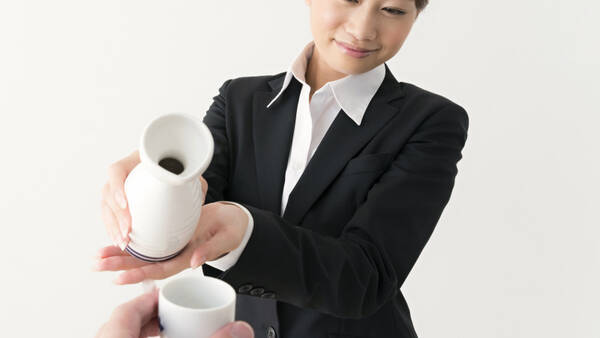 自分の意思に反して手や足が震えてしまう 本態性振戦 とは 2018年5月11日 エキサイトニュース