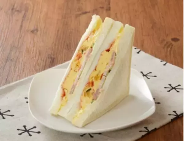 「今週新発売のボリュームのある食べものまとめ！『揚げパンホイップシュガー』、『大きなサンドイッチ　オムレツサンド』など♪」の画像