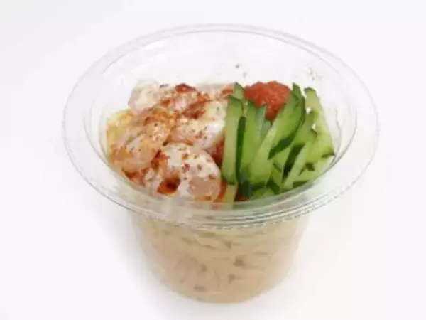 「今週新発売の海老まとめ！『チャーハン風ごはん　海老チリおむすび』、『素材市場えびのスナック　まろやか塩味』など♪」の画像