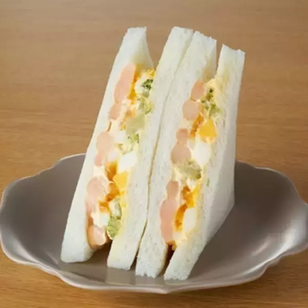 「今週新発売の海老まとめ！『チャーハン風ごはん　海老チリおむすび』、『素材市場えびのスナック　まろやか塩味』など♪」の画像