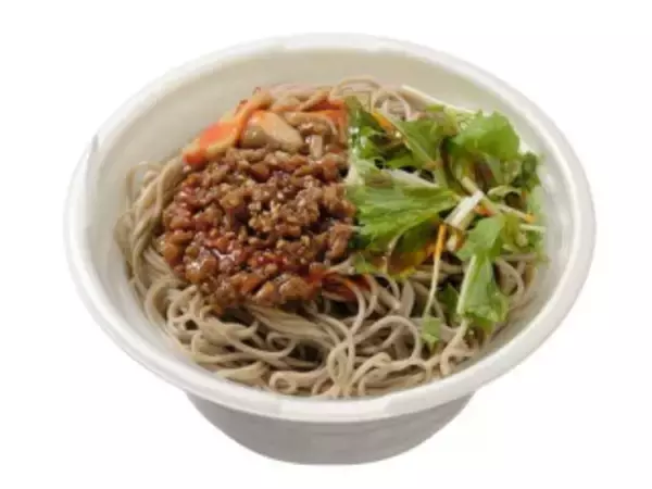 「今週新発売のピリ辛まとめ！『ポテトとベーコンのサラダ　道産じゃがいも使用』、『ピリ辛ラーメンサラダ』など♪」の画像