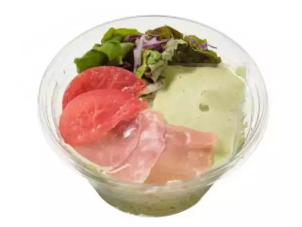 「今週新発売のコンビニパスタまとめ！『トマトと生ハムのバジルパスタサラダ』、『きのことベーコンのトマトスープパスタ』など♪」の画像