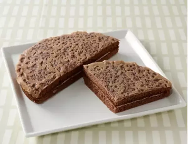 「今週新発売のしっとりまとめ！『白いパリパリサンド』、『いちごのショートケーキ』など♪」の画像