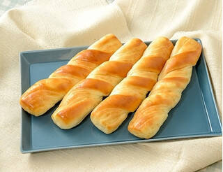 今週新発売のローソンパンまとめ！『ふんわり蒸しケーキ　ミルクティー味』、『十勝バターのスティック』など♪