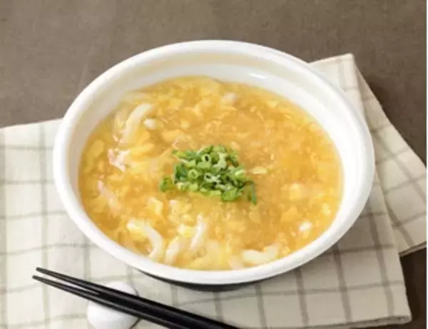 「今週新発売のうどんまとめ！『牛すき焼き　うどん入り』、『鍋焼風わいワイ！いもたきうどん』など♪」の画像