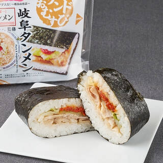 今週新発売のボリュームのある食べものまとめ！『ホットワンタン　和風魚介しょうゆ味』、『明太ポテトのパン』など♪