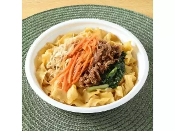 「【2026年4月第3週】コンビニ麺・コンビニパスタの新商品！セブン冷しうどん・牛肉うどんなど話題作まとめ」の画像