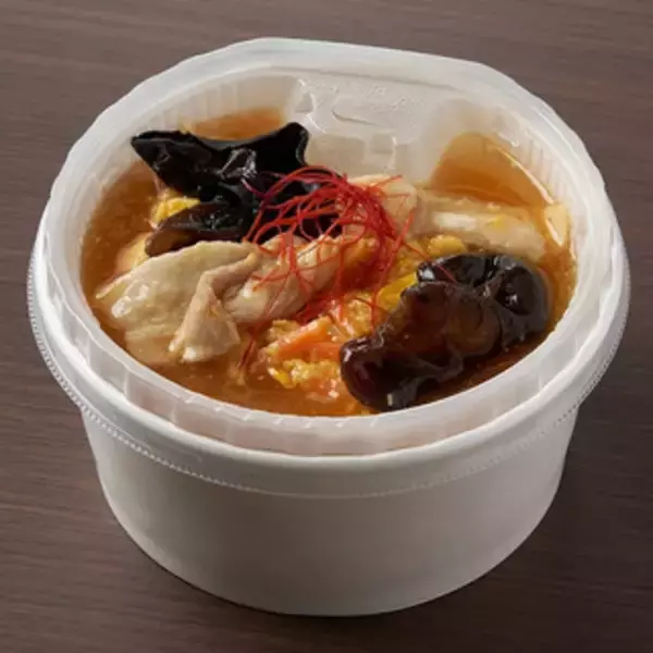 「今週新発売のファミマお弁当まとめ！『軟骨入りつくね＆鶏そぼろごはん』、『銀鮭と７種おかずのだしごはん弁当』など♪」の画像