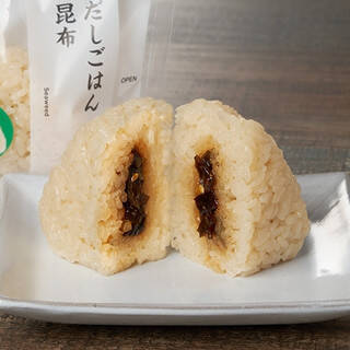 今週新発売のファミマおにぎりまとめ！『だしごはん　昆布おむすび』、『サンドおむすび　鎌倉黄金メンチカツ』など♪