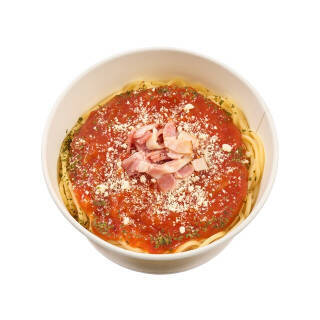 今週新発売のトマトまとめ！『ベーコンとトマトソースのパスタ』、『王様トマトの野菜ミックスサンド』など♪