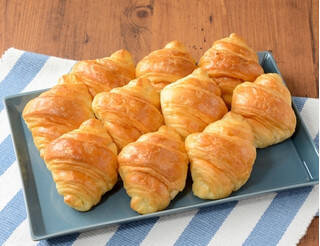 今週新発売のローソンパンまとめ！『もれそうなメガクリームパン』、『盛りすぎ！ハムサンド』など♪