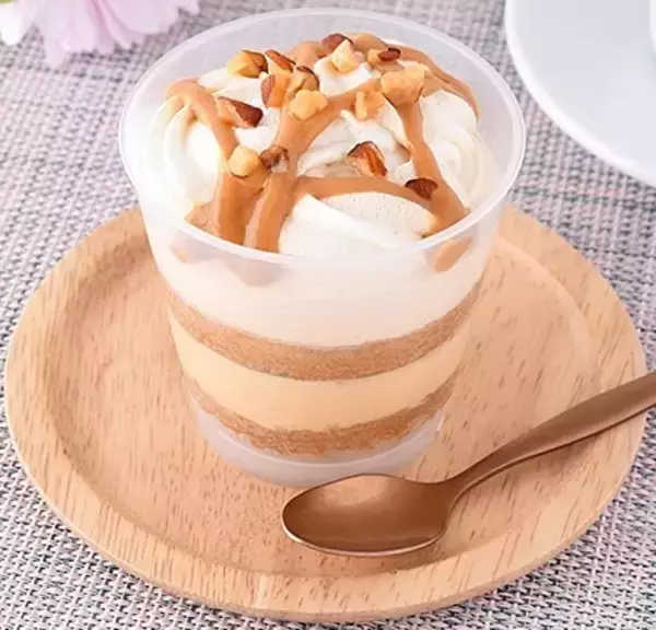 「クリームたっぷり重なる美味しさ♪『パフェ系コンビニスイーツ』の「おすすめ」人気ランキングTOP3」の画像