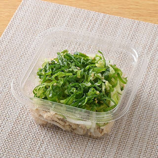 今週新発売のファミマお惣菜まとめ！『スープあふれる小籠包』、『ねぎ盛！ザーサイと蒸し鶏野菜和え』など♪