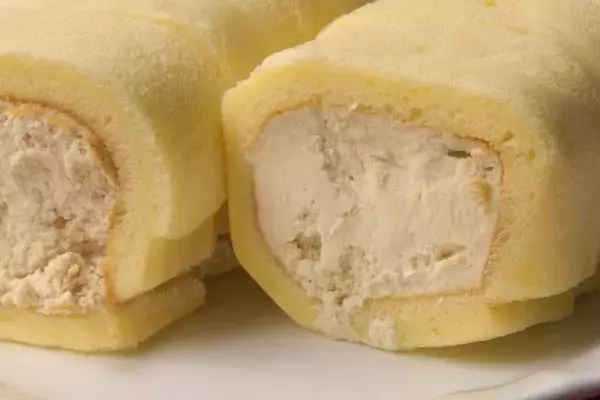 「ローソン新作どらもっち！　抹茶入って風味豊かな二層仕立て！：今週のコンビニスイーツランキング」の画像