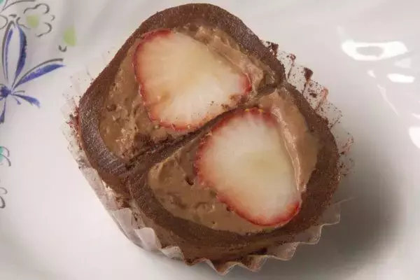 「ローソン新作どらもっち！　抹茶入って風味豊かな二層仕立て！：今週のコンビニスイーツランキング」の画像