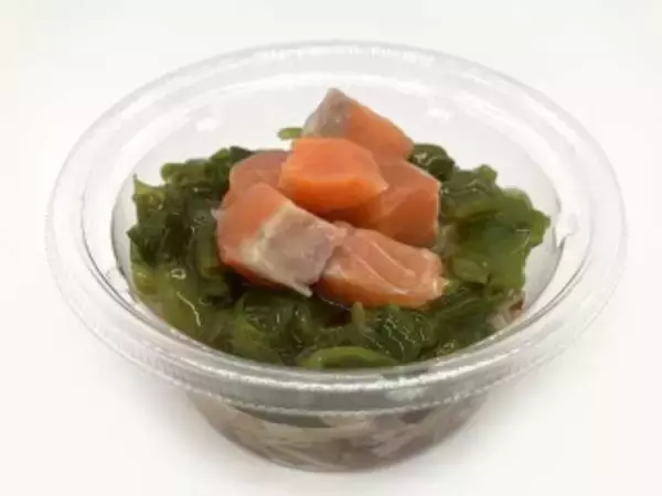 「今週新発売のさっぱり味の食べものまとめ！『旨さ広がる！パクチー香るバインミー風サンド』、『柚子胡椒ポン酢ジュレで食べるチキンボウルサラダ』など♪」の画像