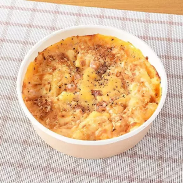 「今週新発売のファミマ麺まとめ！『濃厚チーズソースのマッケンチーズグラタン』、『チキンとさつまいもの濃厚クリームグラタン』など♪」の画像