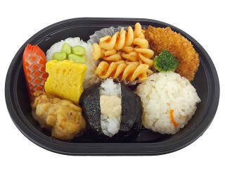今週新発売の昆布まとめ！『麺大盛り　たらこ味焼そば』、『おむすび２個入り　紅鮭　昆布』など♪