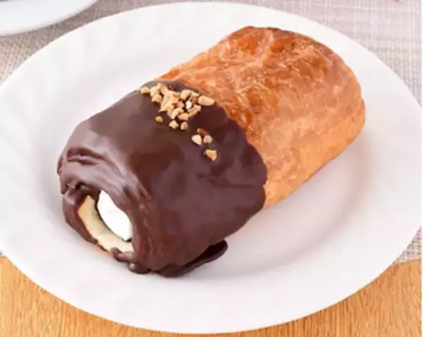 「今週新発売のファミマパンまとめ！『いちごのフルーツサンド』、『ミニパリジャンチリチキン』など♪」の画像