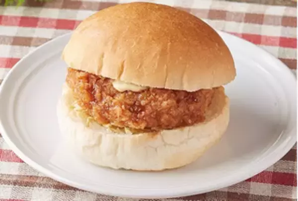 「今週新発売のファミマパンまとめ！『いちごのフルーツサンド』、『ミニパリジャンチリチキン』など♪」の画像