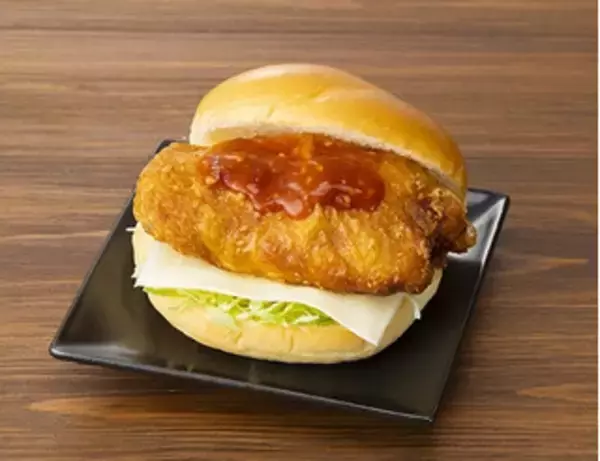 「今週新発売のトマト料理まとめ！『完熟トマトピザパン』、『福島県産トマトとチーズのサラダ』など♪」の画像