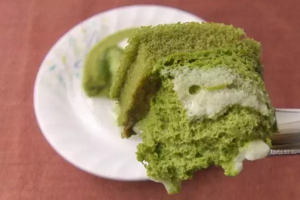「ローソンx森半まだまだ続く！　幸せ引き立つ抹茶の風味、ほろ苦さ！：今週のコンビニスイーツランキング」の画像