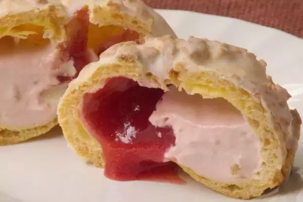 「セブンがいちごに包まれる！　チーケーがどらがいちご色！：今週のコンビニスイーツランキング」の画像