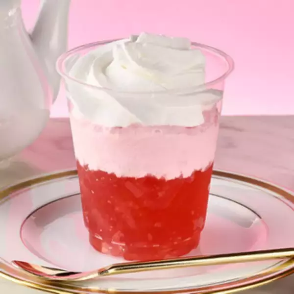 「今週新発売のパフェまとめ！『プリンケーキパフェ　いちごとミルク』、『いちごとあんこの和パフェ』など♪」の画像