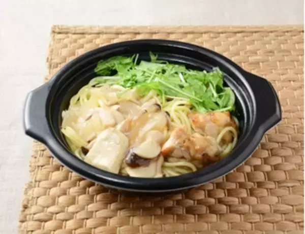 「今週新発売のコンビニパスタまとめ！『大盛グリルチキンのピリ辛トマトソースパスタ』、『唐揚げとにんにく背脂醤油パスタ』など♪」の画像