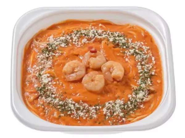 「今週新発売のコンビニパスタまとめ！『大盛グリルチキンのピリ辛トマトソースパスタ』、『唐揚げとにんにく背脂醤油パスタ』など♪」の画像