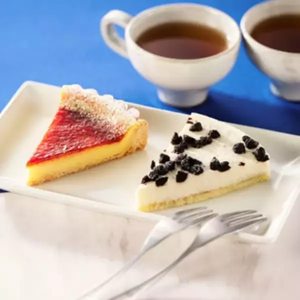 「今週新発売のほろ苦まとめ！『ミニカップ　ほろにがカラメルリッチプリン』、『クリスピーサンド　タルトタタン　カラメリゼ林檎のタルト』など♪」の画像