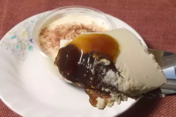 「セブンが贈る和洋折衷わらび餅！？　その見た目はまさしくアレ！：今週のコンビニスイーツランキング」の画像