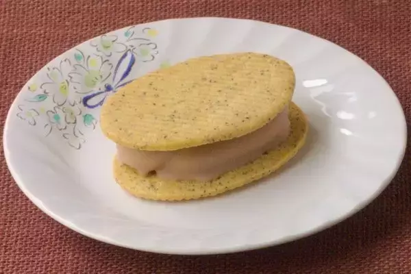 「ローソン盛りすぎ！　どこまで盛るの！？　盛り盛りチーズにご満悦！：今週のコンビニスイーツランキング」の画像