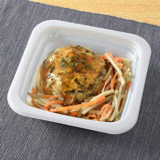 今週新発売のファミマお惣菜まとめ！『たんぱく質１０．１ｇサラダチキンバー　トマトバジルチーズ』、『ハニーマスタードチキン』など♪