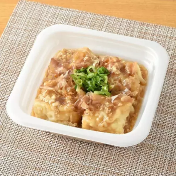 「今週新発売のファミマお惣菜まとめ！『たんぱく質１０．１ｇサラダチキンバー　トマトバジルチーズ』、『ハニーマスタードチキン』など♪」の画像