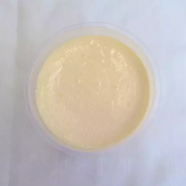 「【ファミマスイーツ食レポ】超お得なビッグ「窯出しとろけるプリン」！お値段そのままで40%増量」の画像