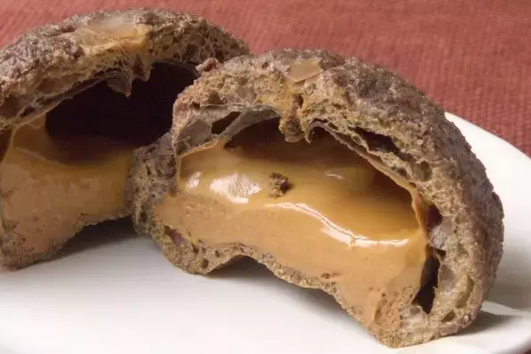 「ファミマ期待の新コラボ！　シューにクレープ大人のお味！？：今週のコンビニスイーツランキング」の画像